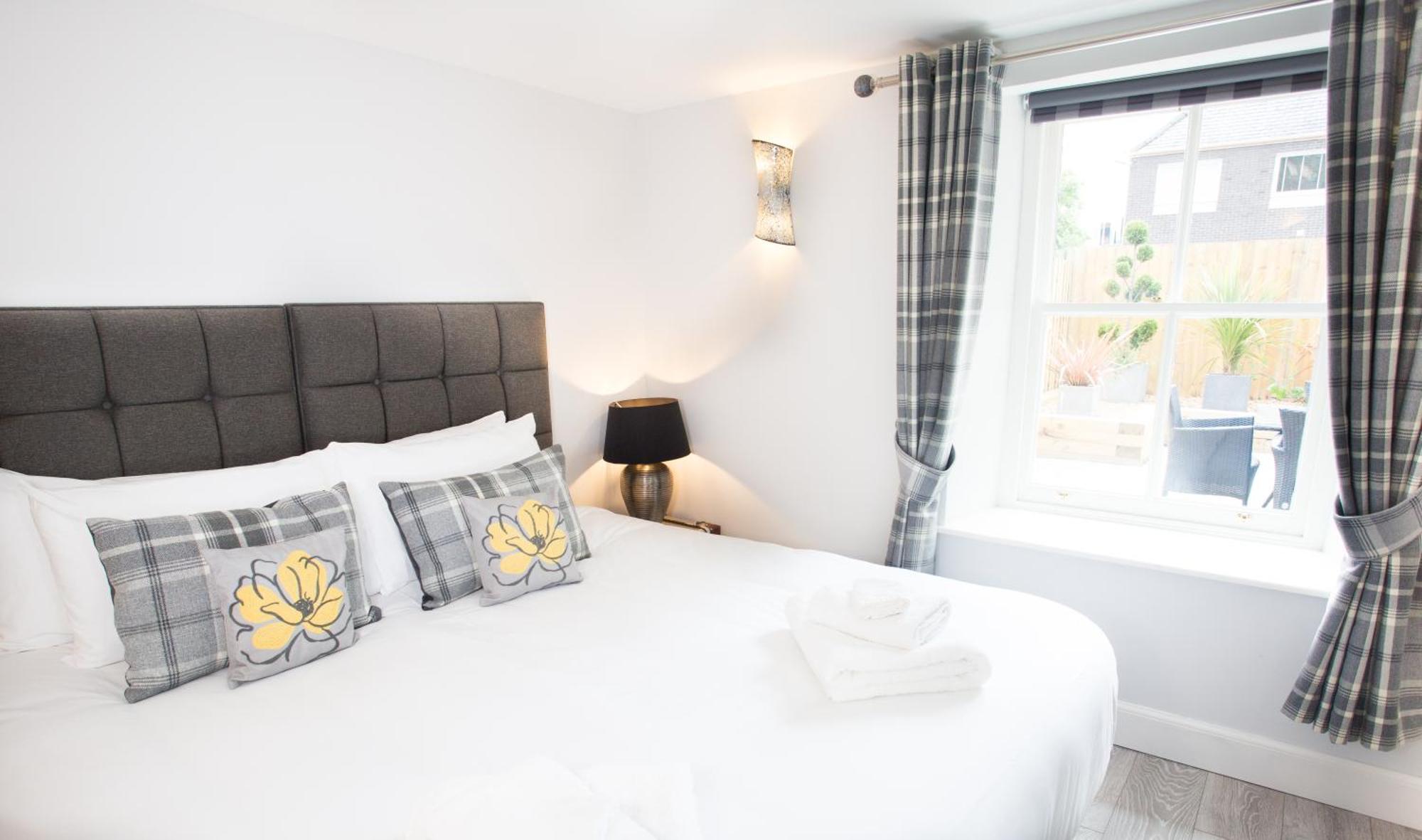 Glenmoriston Town House Apartments Инвернесс Номер фото